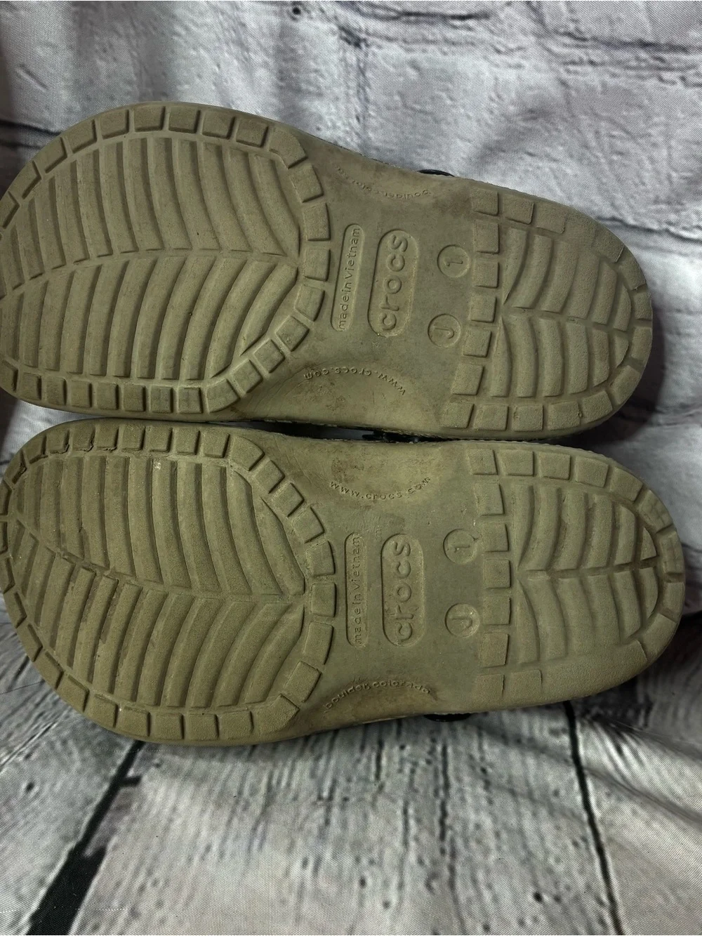 5/$20 Crocs Junior Camo Hunting Fishing Outdoor Casual Slip On‎ Clogs Sz 1 AS IS